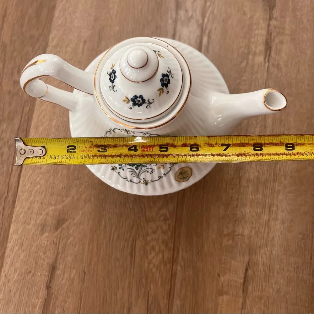 ROYAL TARA‎ Fine Bone China Ireland Blue Corn Flower Teapot Discontinued NWT